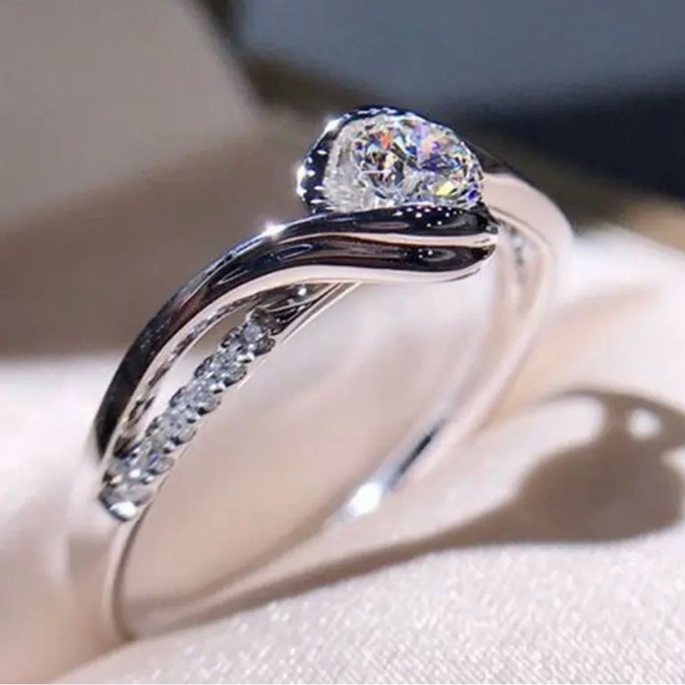 Silver-Tone Clear Stone Twist Solitaire Sparkling Accents Ring (R52) - Picture 2 of 6